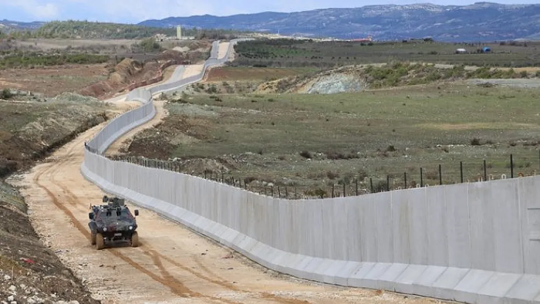 Tuğgeneral sınırda makam aracıyla insan kaçakçılığı yaptı, emekliliğe sevk edildi