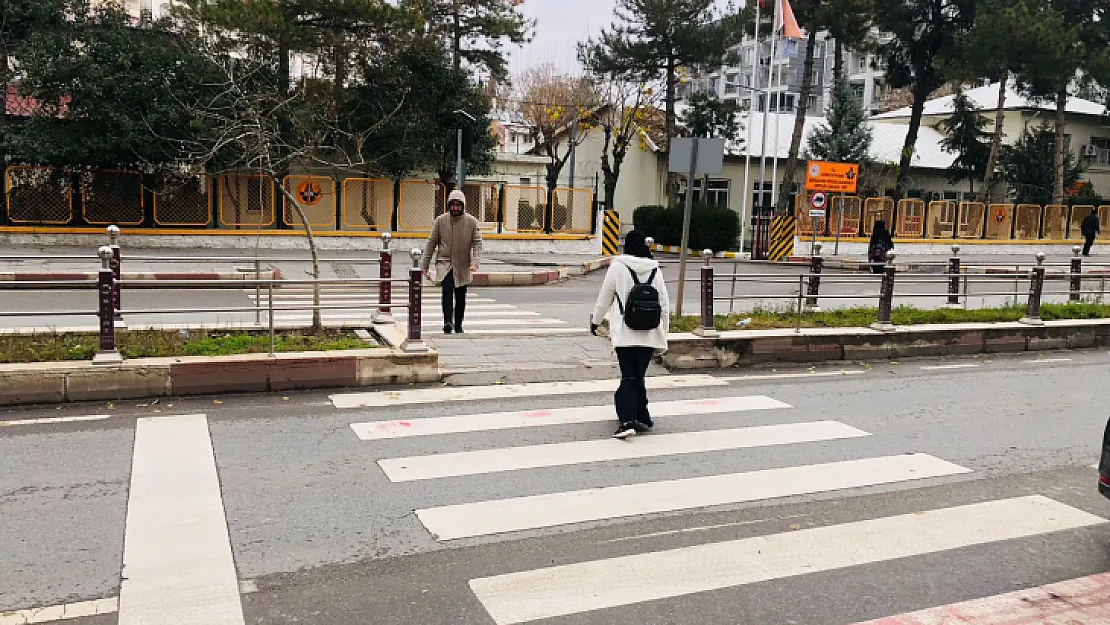 Tüm sürücüleri ilgilendiriyor! Bu kurala uymayan çok pişman olacak! Cezası belli oldu...