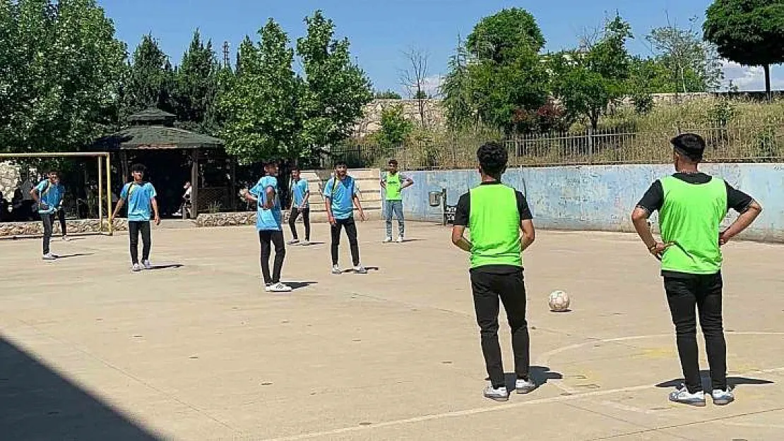 Turnuvanın galibi Gümüşkaya Spor Takımı oldu