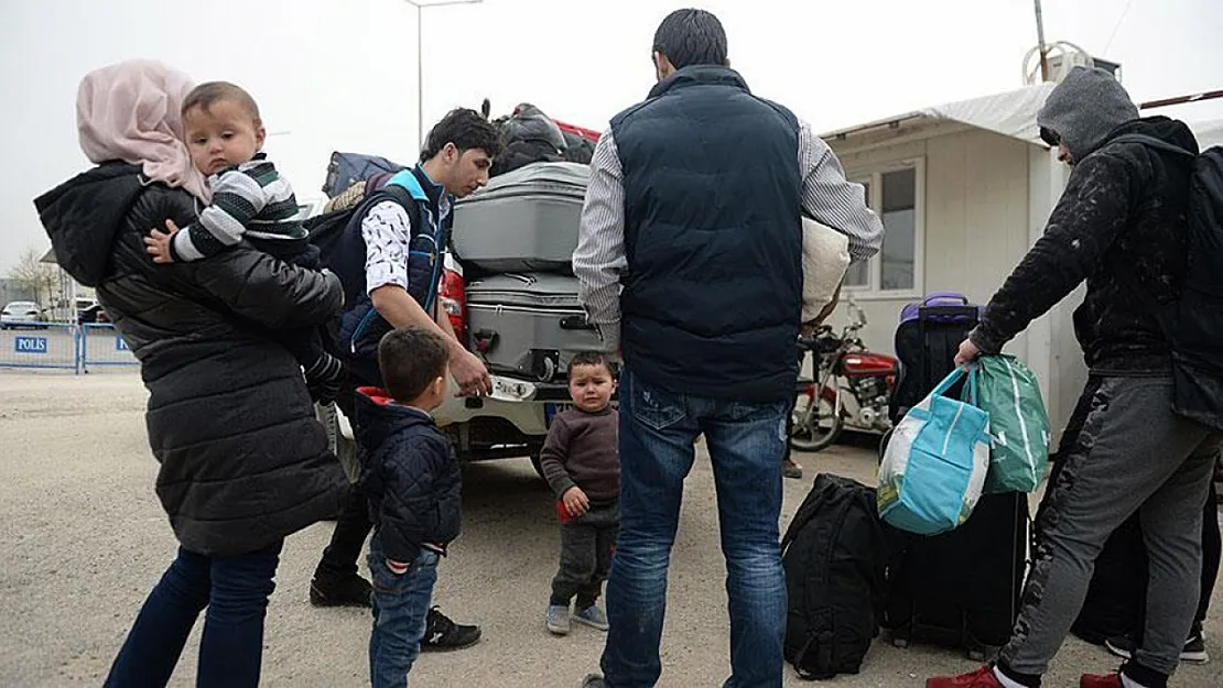 Ülkelerine Dönen Suriyelilerin Sayısı Açıklandı! Bakan Yerlikaya Bilgi Verdi