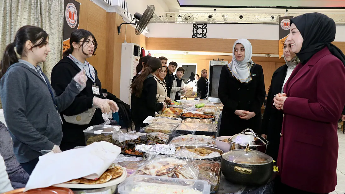 Umuda El Uzatıldı: Kurtalan'da Suriye ve Filistin Çocukları İçin Kermes Düzenlendi