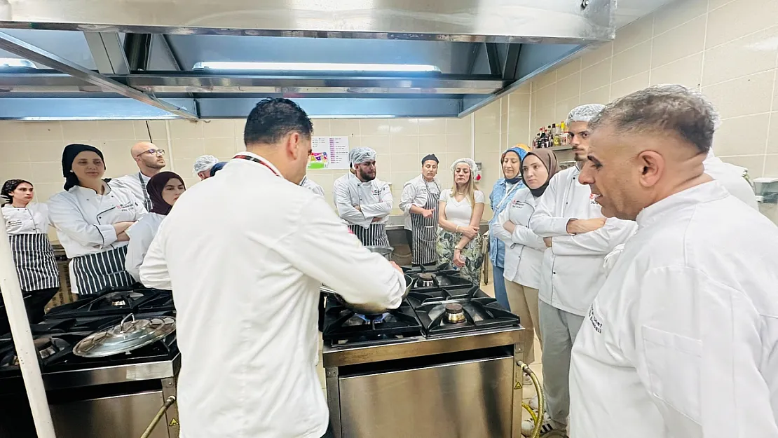 Ünlü Şefler Siirt Üniversitesi'nde Öğrencilerle Workshopta Buluştu