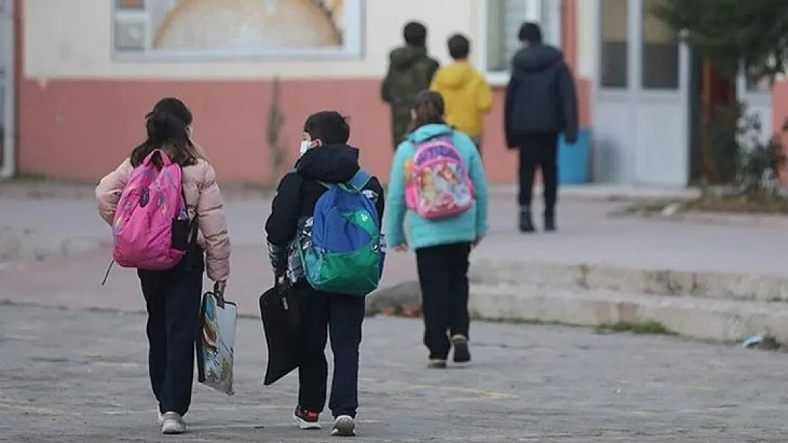 Vali adına 'sahte hesap' açıp okulları tatil ettiler