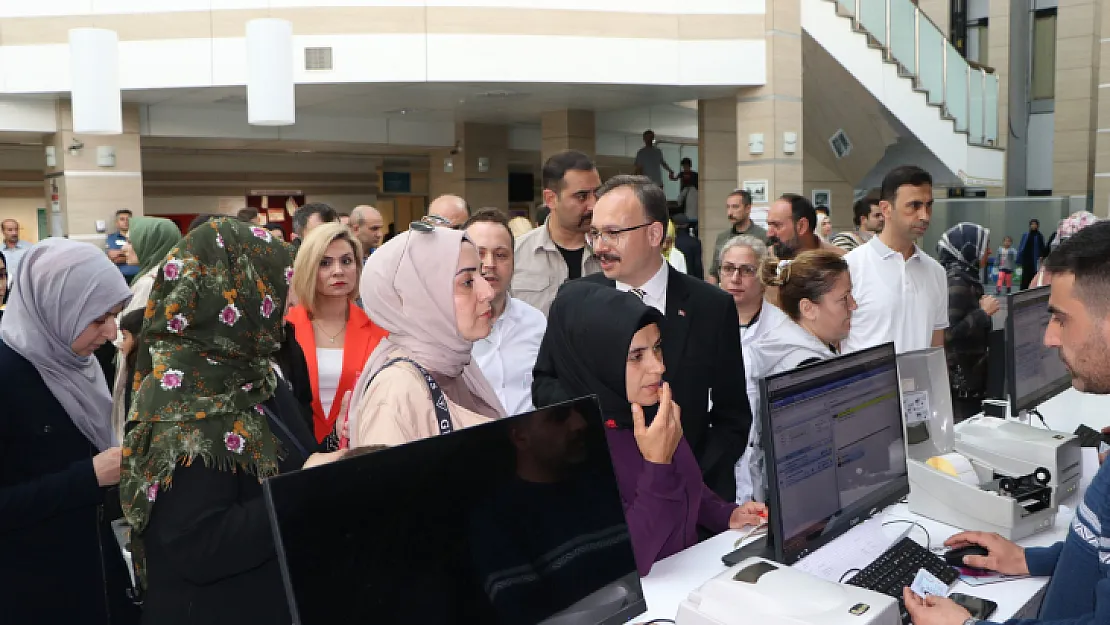 Vali Dr. Kemal Kızılkaya sürpriz denetimlere devam ediyor! Güne Siirt Eğitim ve Araştırma Hastanesi denetleyerek başladı