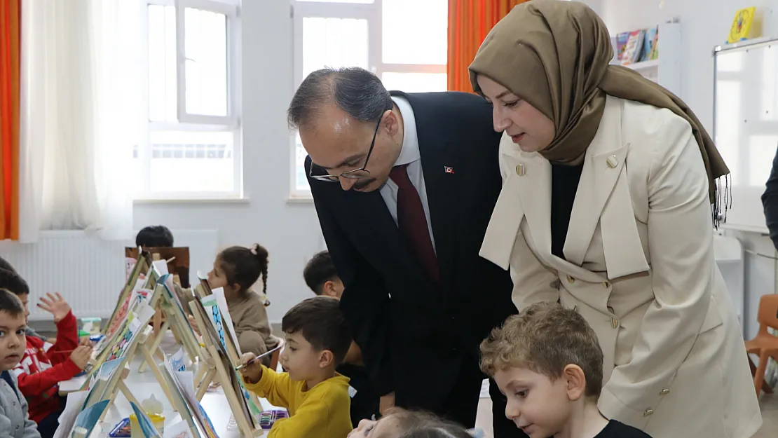 Vali Dr. Kemal Kızılkaya ve Eşi Nurten Kızılkaya Minik Öğrencilerle Bir Araya Geldi