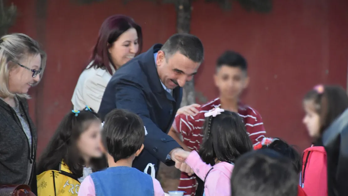 Vali Hacıbektaşoğlu, 'Sevgi Çocukları' İle İftar Yemeğinde Bir Araya Geldi