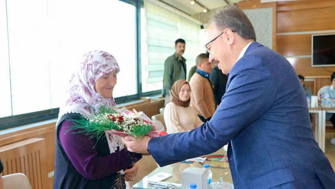 Vali Kızılkaya, Anneler Günü'nde güvenlik korucusu aileleriyle bir araya geldi