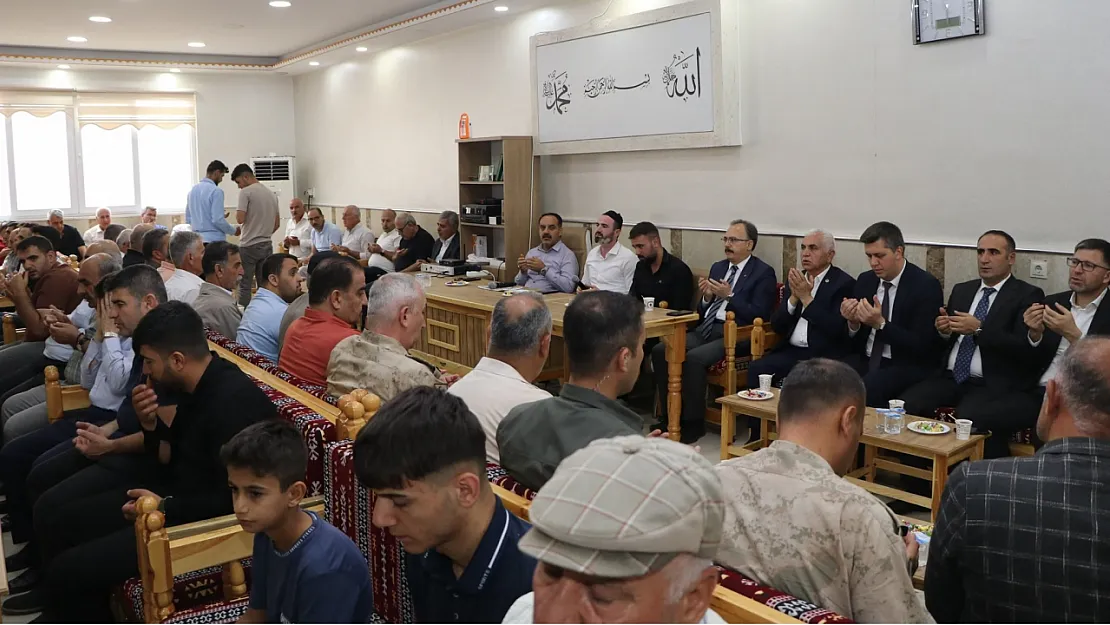 Vali Kızılkaya'dan Kayabağlar'da Vefat Eden Bünyamin Pektaş'ın Ailesine Taziye Ziyareti