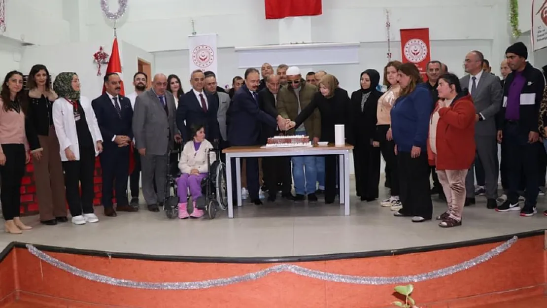 Vali Kızılkaya, Engelsiz Yaşam Bakım, Rehabilitasyon ve Aile Danışma Merkezini Ziyaret Etti