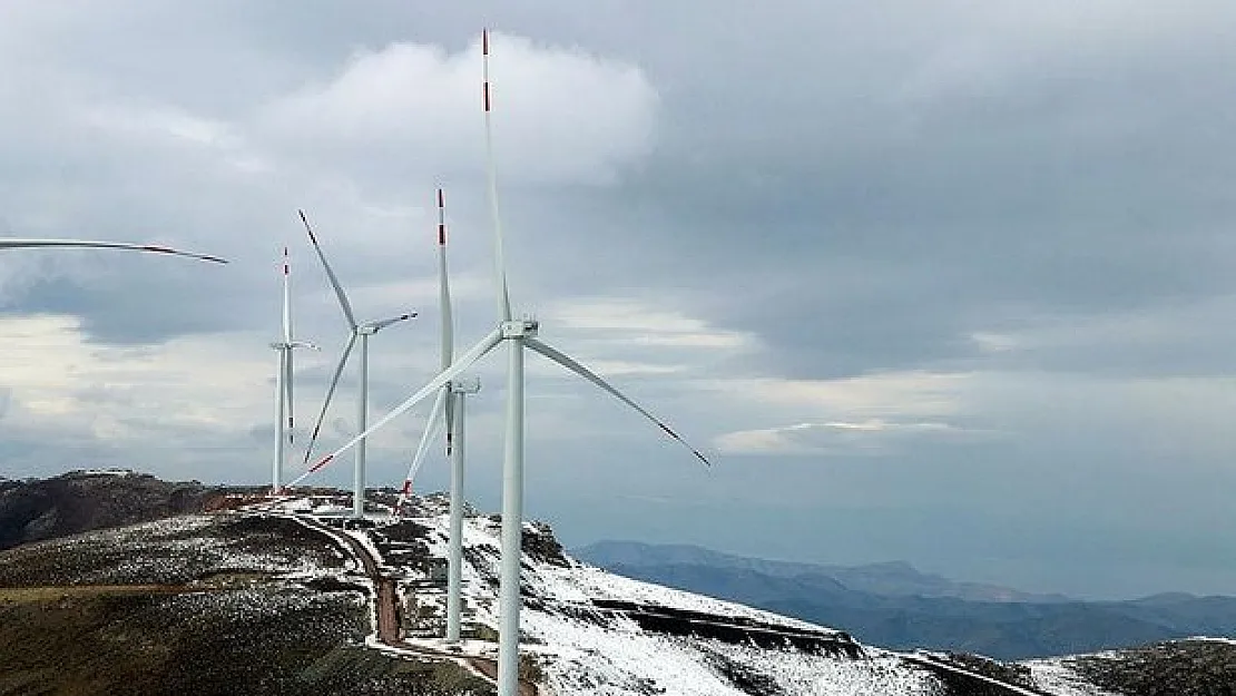 Van'da Türkiye'nin En Yüksek Rakımlı RES'i Kuruldu 50 Bin Hanenin Elektrik İhtiyacını Karşılayacak