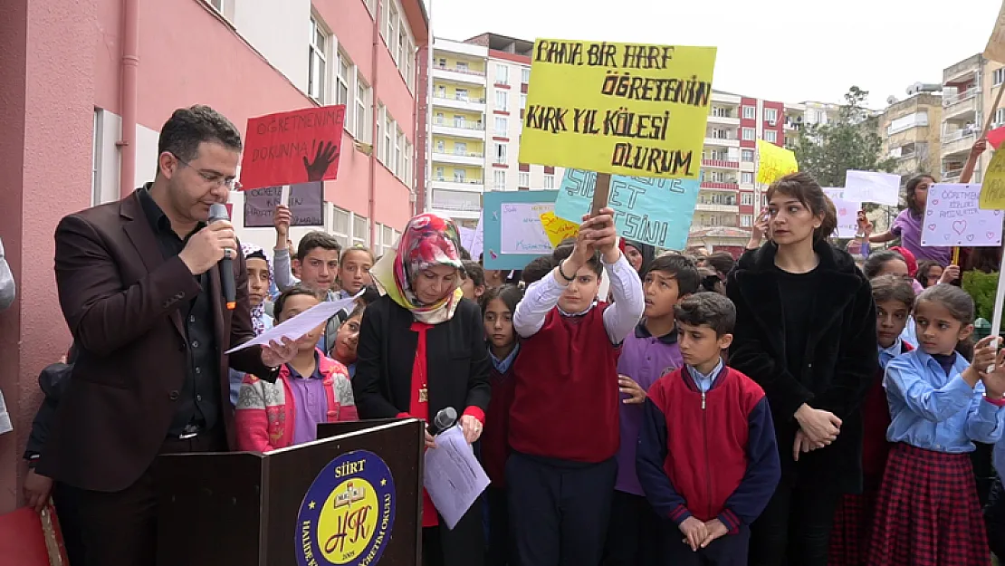 Öğrencisi tarafından şehit edilen Necmeddin öğretmen anıldı