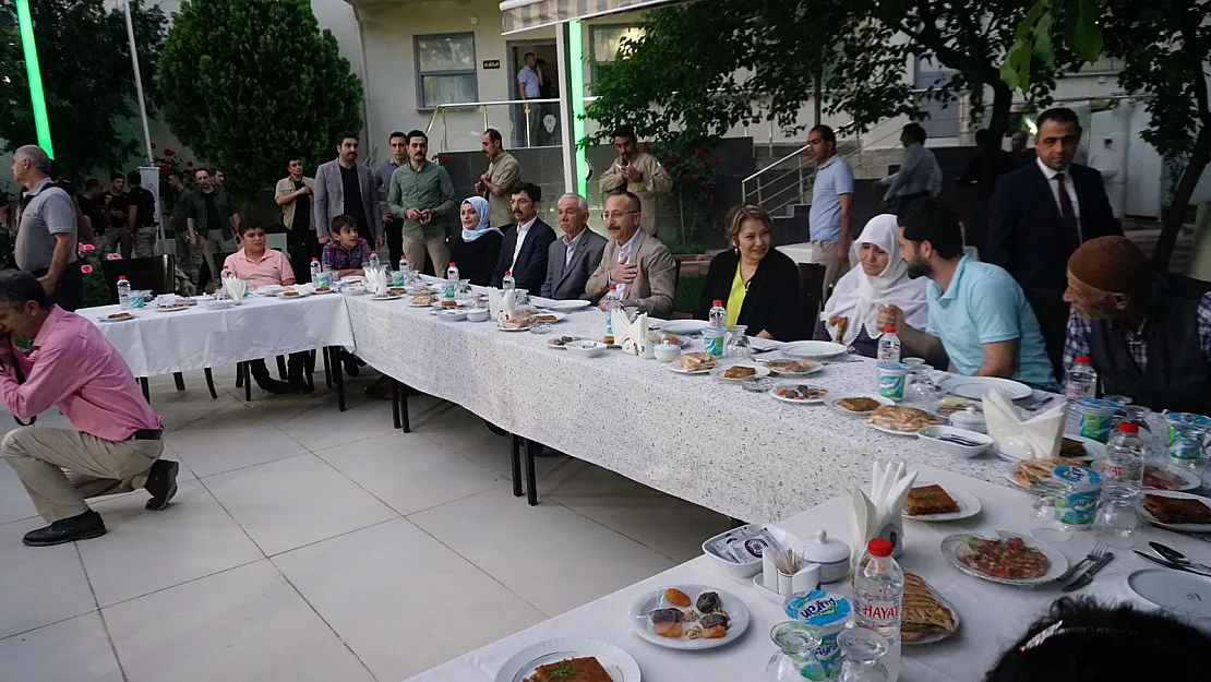 Vali Atik, şehit aileleri ve gazilerle iftarda buluştu