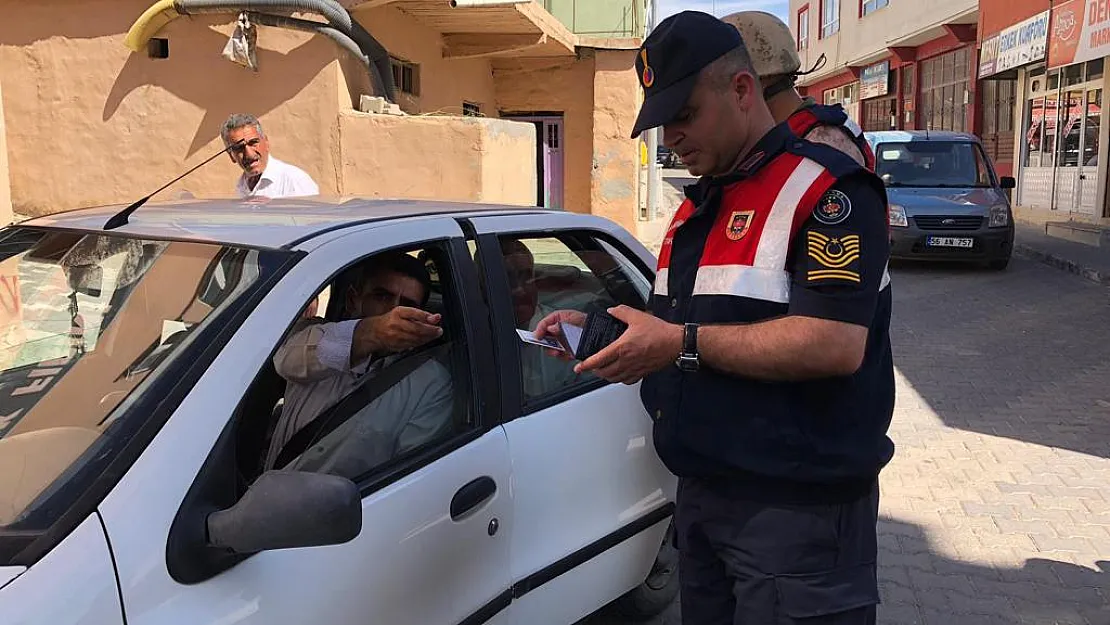 Çeşitli suçlardan aranan 6 kişi Jandarma ekiplerince yakalandı