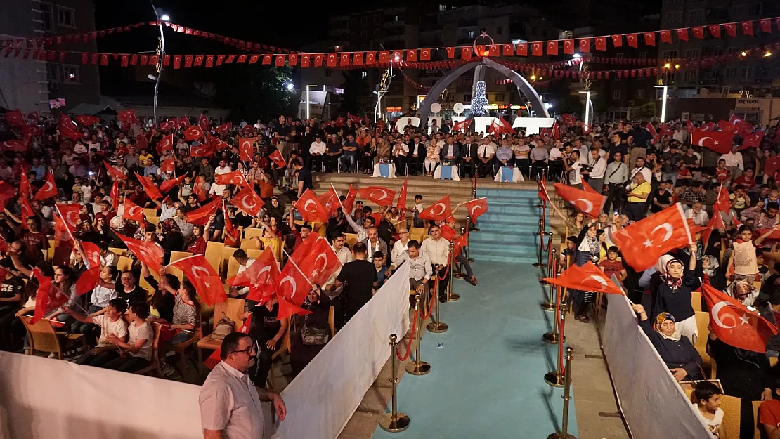 Siirt'te 15 Temmuz Demokrasi ve Milli Birlik Günü Kutlandı