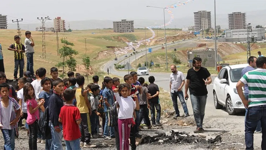 Çocukların Öldüğü Yolda Sonunda Üst Geçit Yapılıyor!