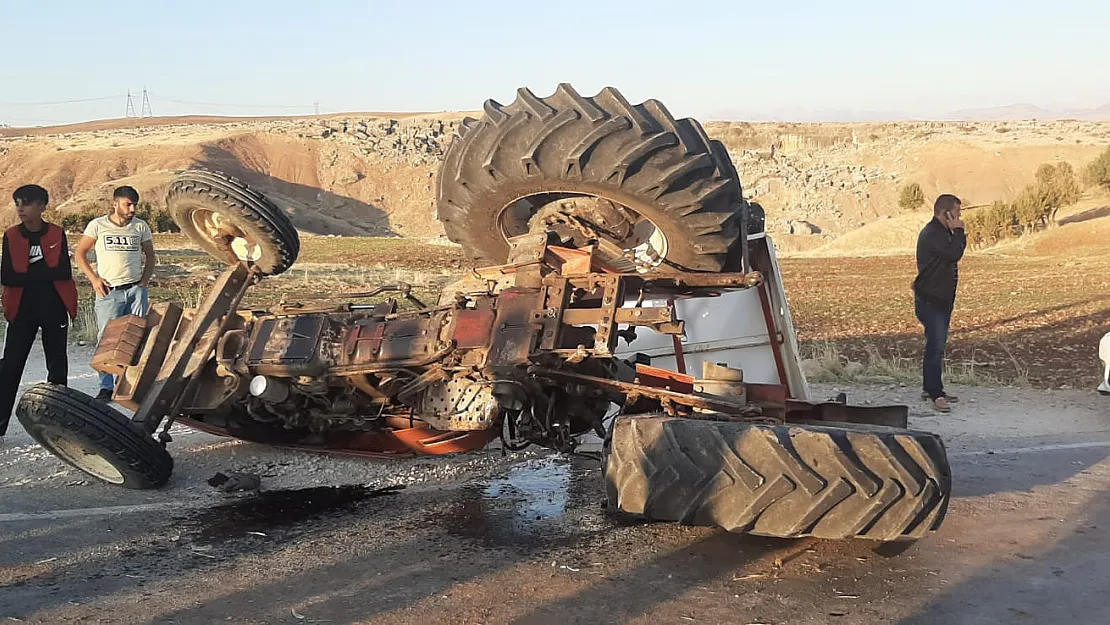 Siirt'te Traktör ile Otomobil Çarpıştı