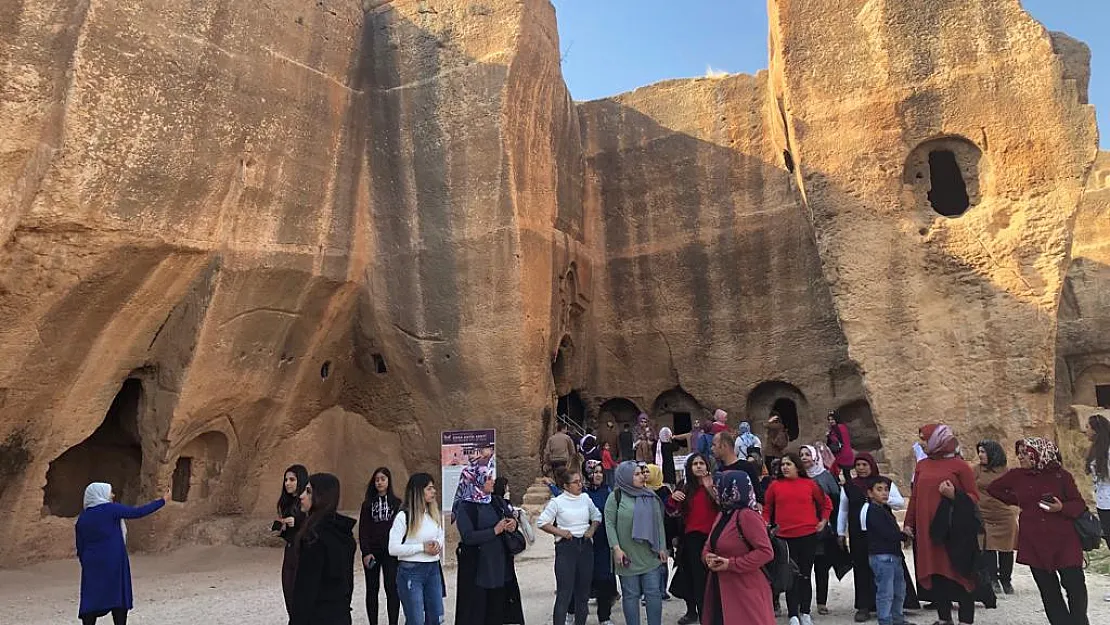 Siirtli kadınlar Mardin'i gezdi