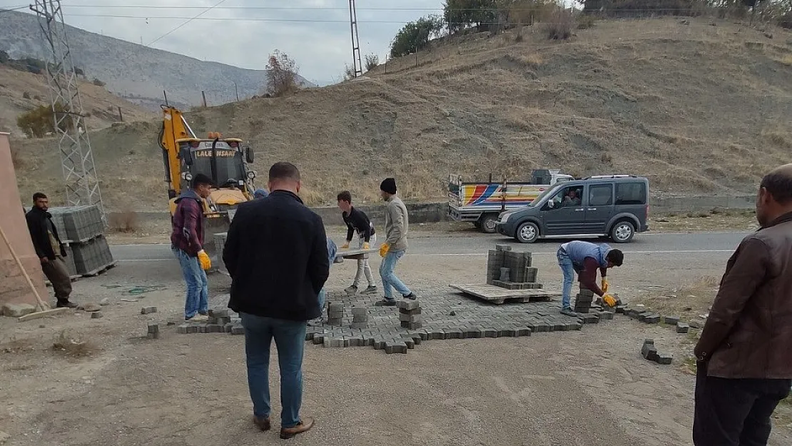 Siirt'te O Köy Yazın Tozdan Kışın Çamurdan Kurtulacak