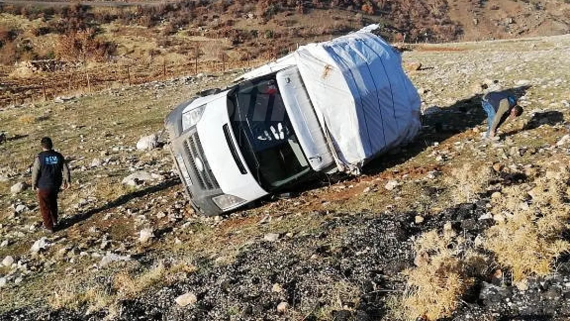 Siirt'te Kamyonet Devrildi