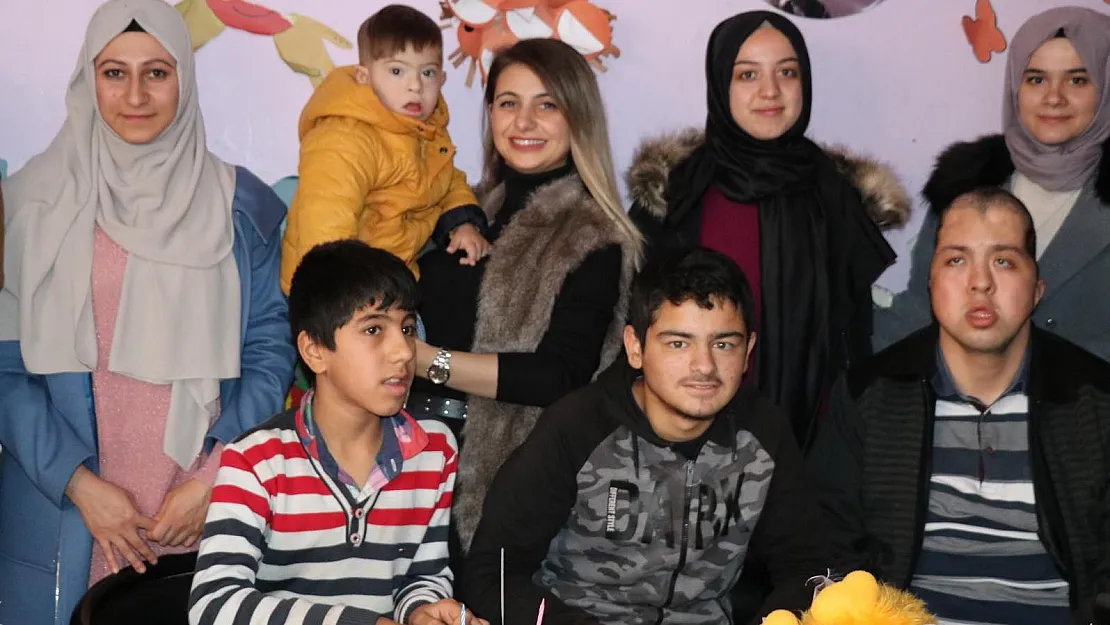 Kurtalan Kaymakamının Eşinden Anlamlı Ziyaret