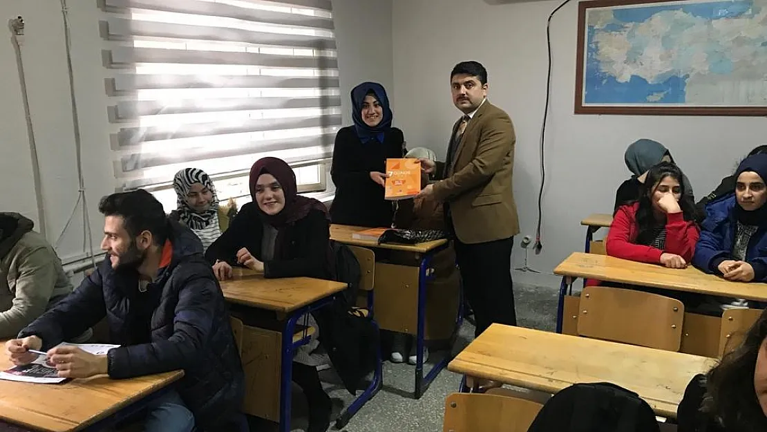 Baykan'da Kaymakamdan Öğrencilere Destek