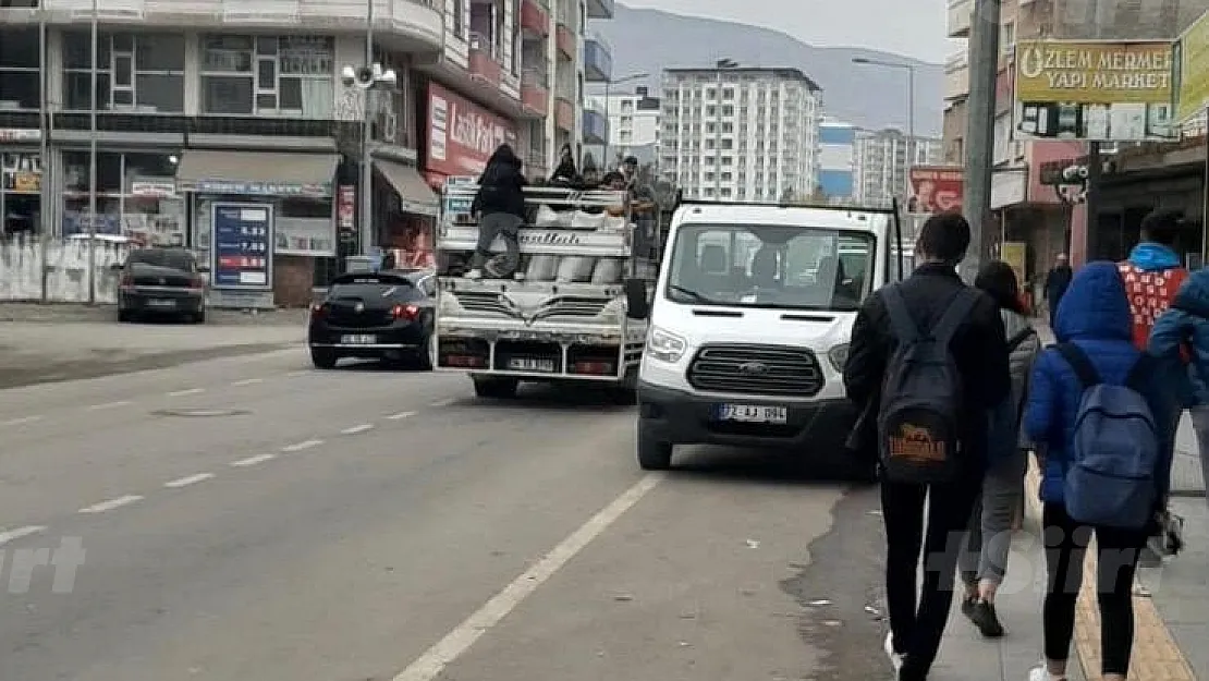 Siirt'te Lise Öğrencilerinin Tehlikeli Yolculuğu