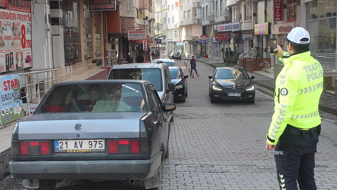 Siirt'te Sürücüler Ceza Yemekten Bıkmıyor