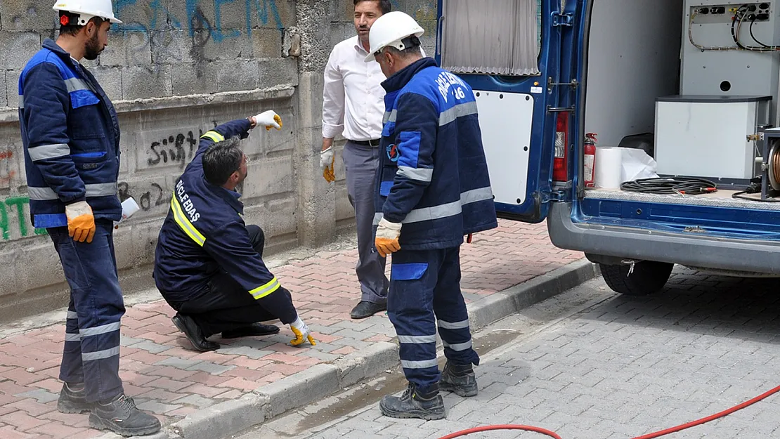 Kaçak Elektrik İçin Yeraltını Kullandılar