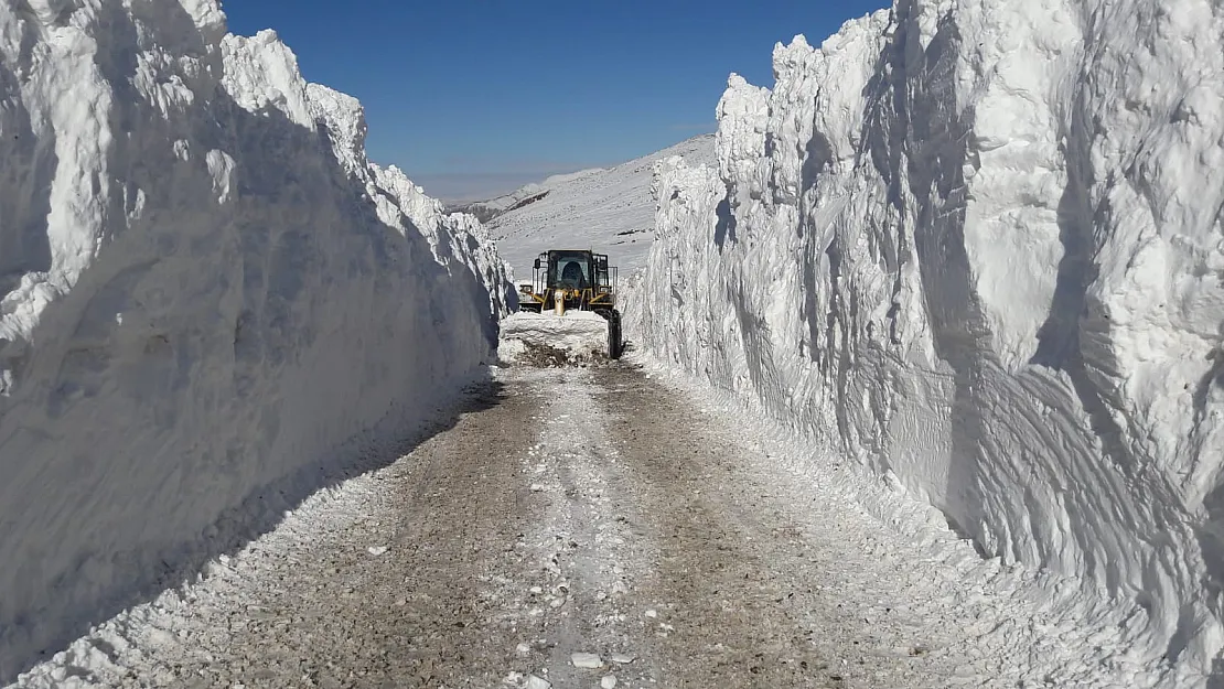 Siirt'te 85 Köy Yolu Ulaşıma Kapandı