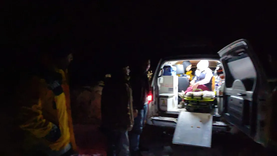 Siirt'te Hamile Kadın Kapanan Köy Yolunda Mahsur Kaldı