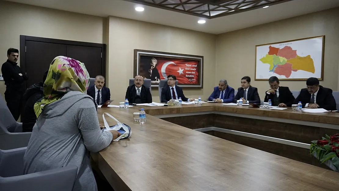 Vali Atik, Vatandaşların Şikayetlerini Dinledi