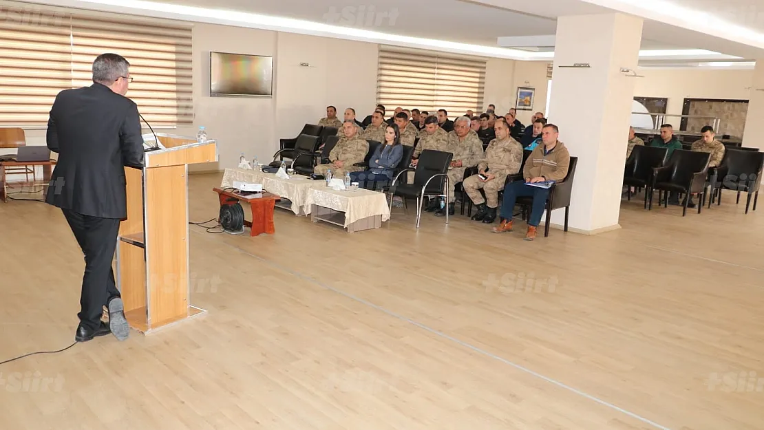 Siirt'te Jandarmaya Kadına Yönelik Şiddetle Mücadele Semineri