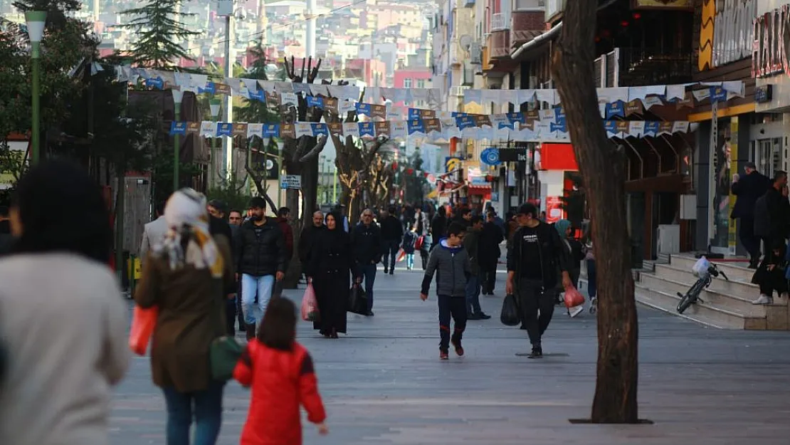 İçişleri Bakanlığı'ndan hafta sonu sokağa çıkma kısıtlaması iddiasına yanıt