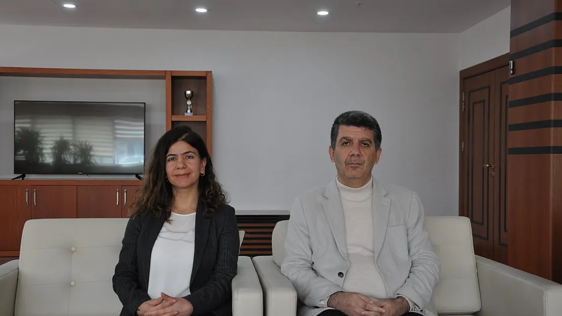 Siirt Belediye Eşbaşkanları Işık Ve Turhan'dan 10 Aileye Yardım