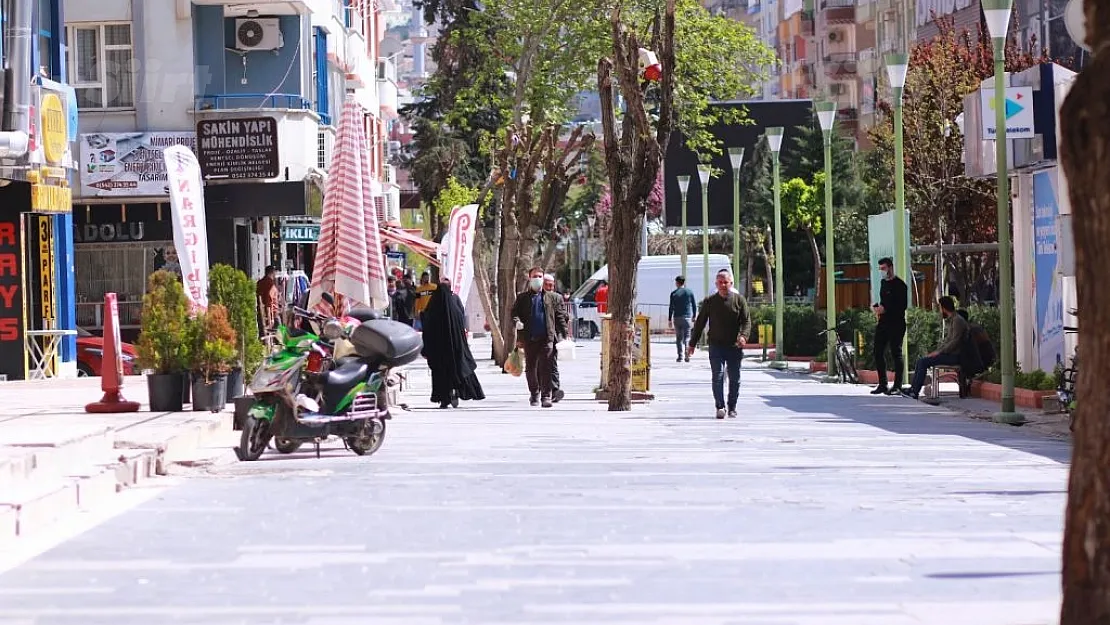 İş yerlerinin çalışma saatleriyle ilgili yeni açıklama geldi