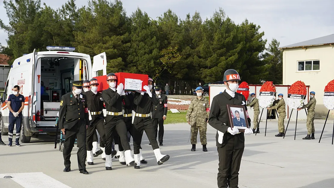 SİİRT'TE ŞEHİT ASKER İÇİN TÖREN DÜZENLENDİ