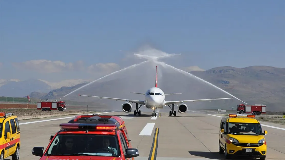 Siirt'te Uçak Seferleri Başlıyor