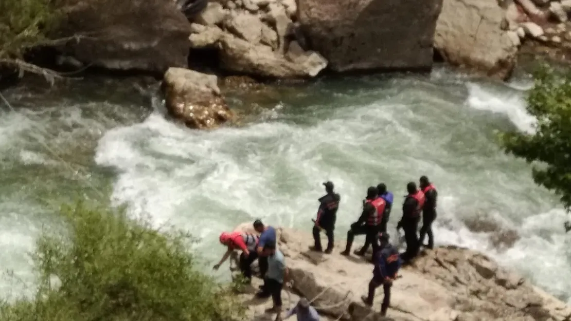 Baykan'da Akıntıya Kapılan Balıkçı 3 Gündür Aranıyor