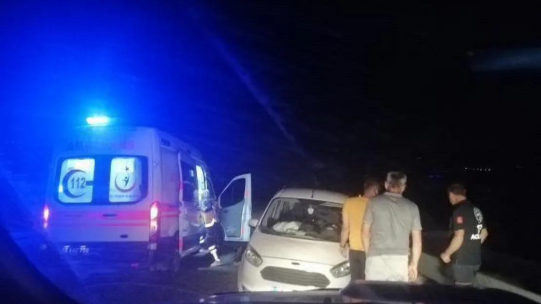 Siirt'te Otomobil Bariyere Çarptı: 1 Yaralı