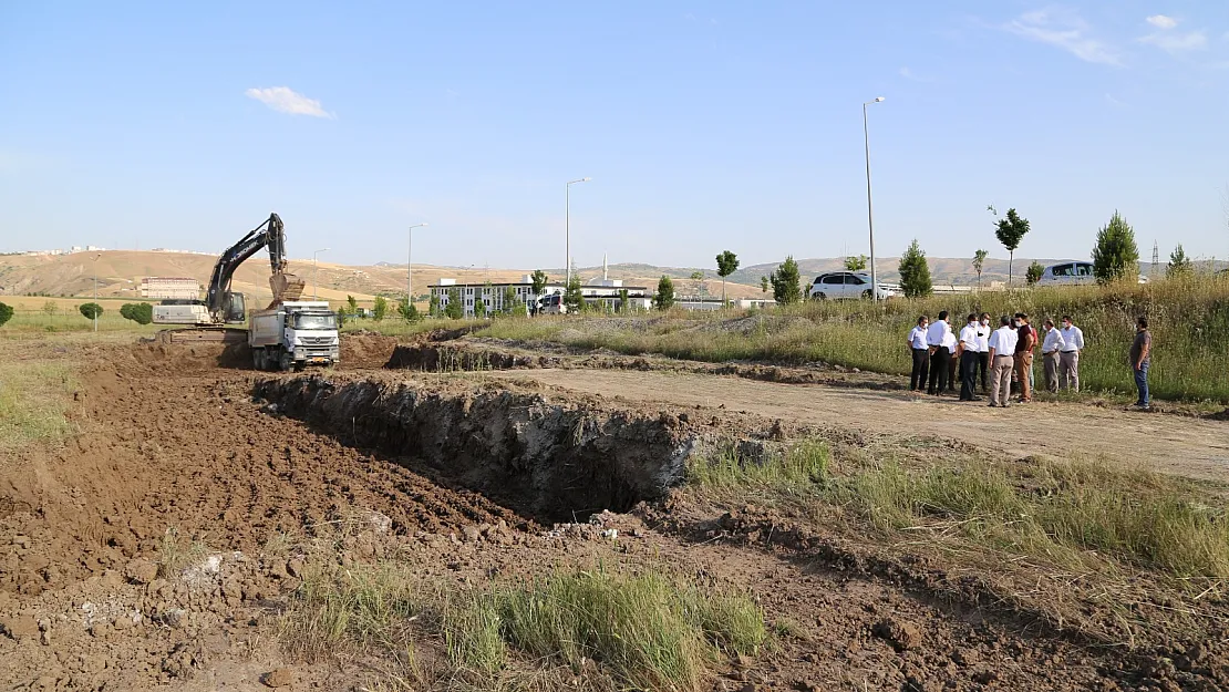 Siirt'te Çiftçileri Sevindiren Haber! Bölgesel Kalkınmaya Katkı Sağlayacak Hayvan Hastanesi Kuruluyor