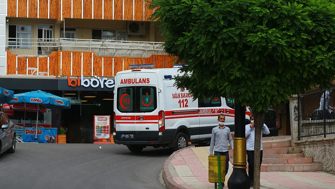 Siirt'te Yolcu Otobüsü ile Kamyon Çarpıştı: 1'i Bebek 8 Yaralı
