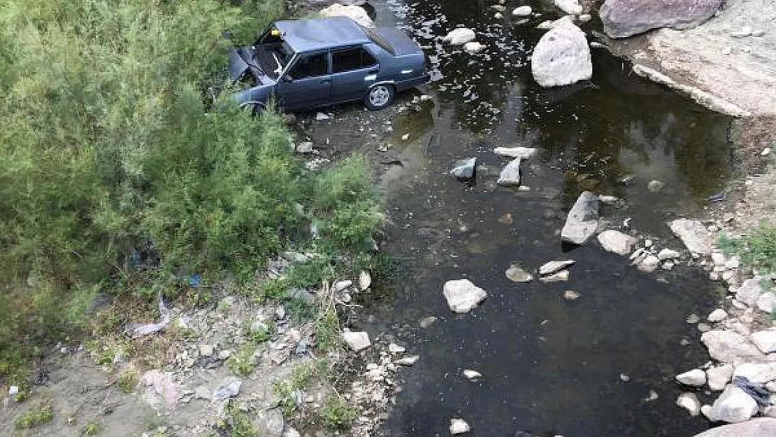 Siirt'te Otomobil Dereye Uçtu: 1 Yaralı