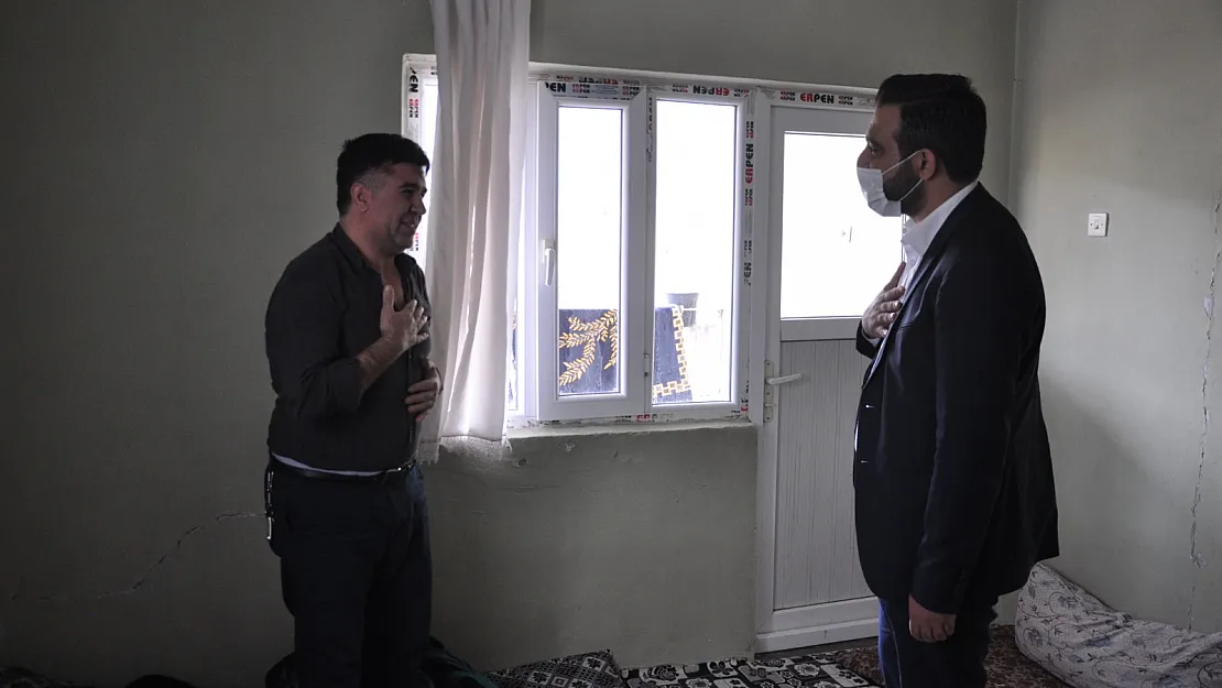 Siirtli Çaresiz Babayı Ziyaret Eden Başkan Olğaç, 'Tedavileri İçin Gerekli Tüm Girişimlerde Bulunacağız'