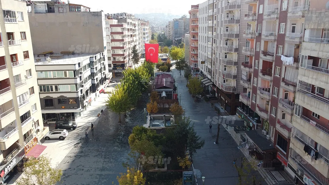 Güres Caddesinin Orta Kısmında Bulunan İş Yerleri Yıkılıyor