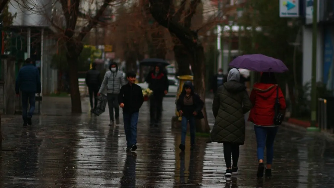 Meteoroloji'den 69 İl İçin Sarı ve Turuncu Kodlu Uyarı: Yoğun Kar Yağışı, Fırtına, Çığ ve Zirai Don