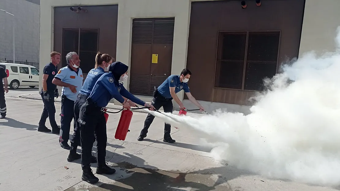 Siirt'teki Emniyet Müdürlüğünde yangın tatbikatı