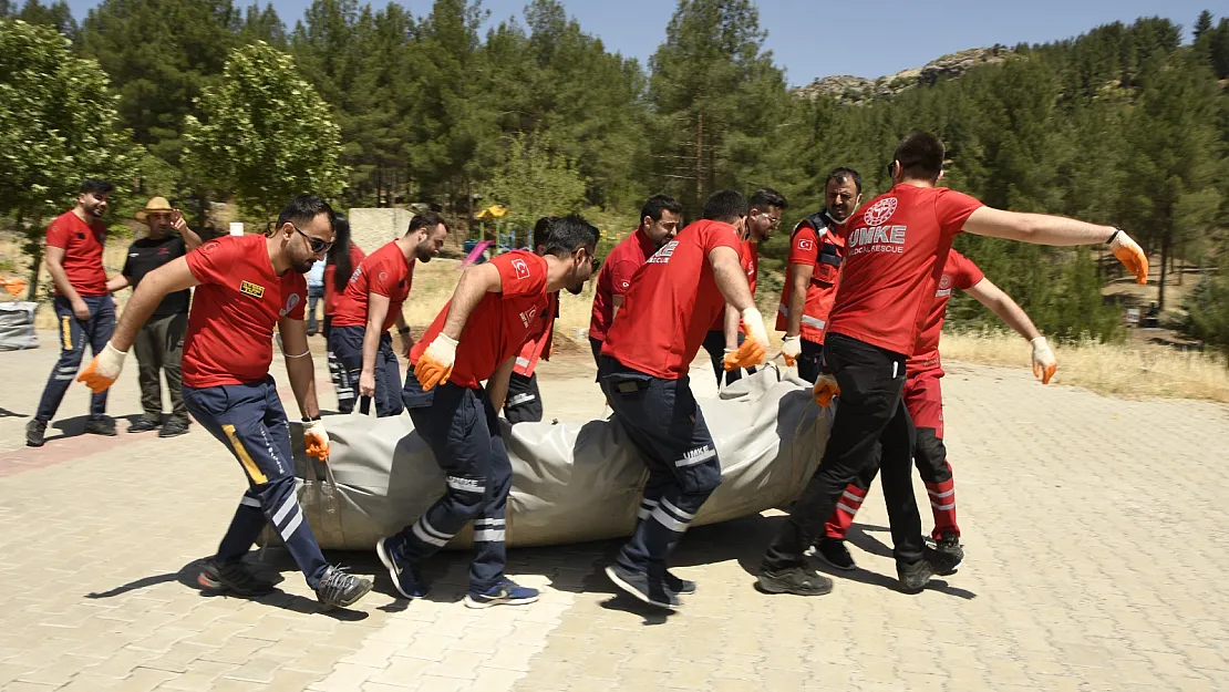 Siirt UMKE'den Gerçeği Aratmayan 3 Günlük Eğitim ve Tatbikat Kampı