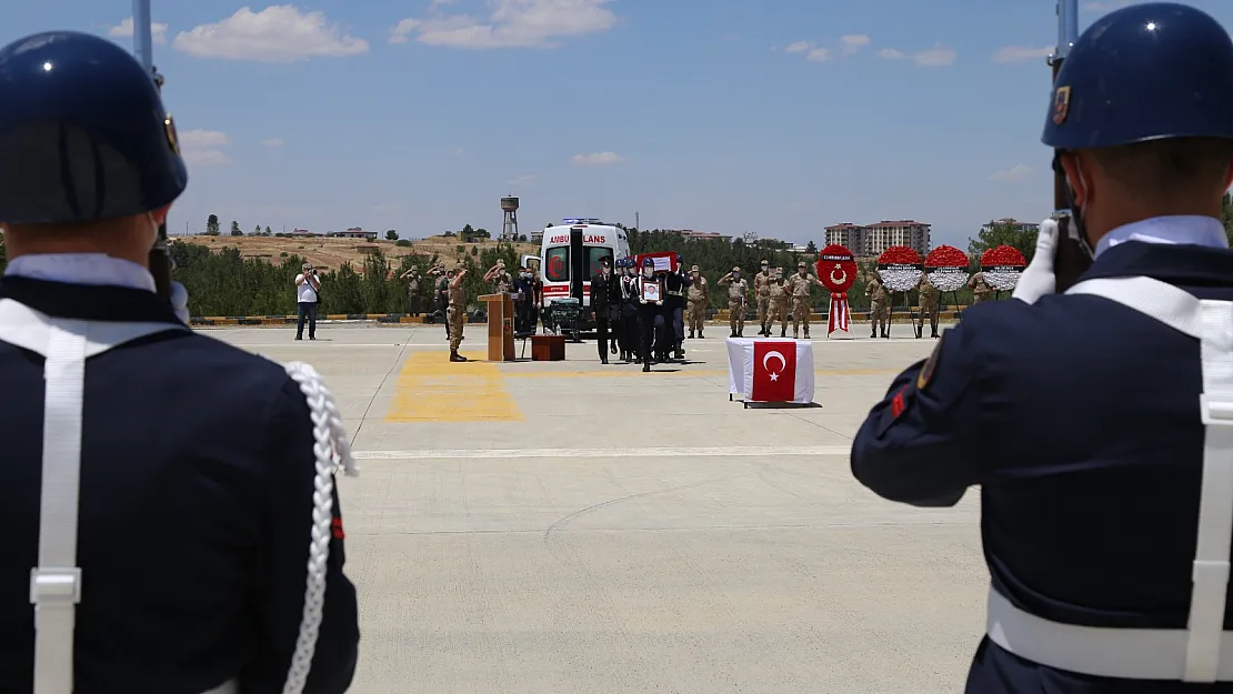 Siirt'te Şehit Düşen Güvenlik Korucusu İçin Tören Düzenlendi