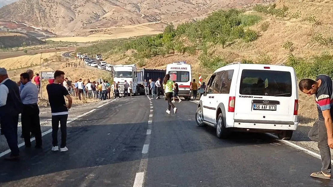 Siirt'te Trafik Durdu: Ambulanslar Hasta Kurtarmaya Gidemedi