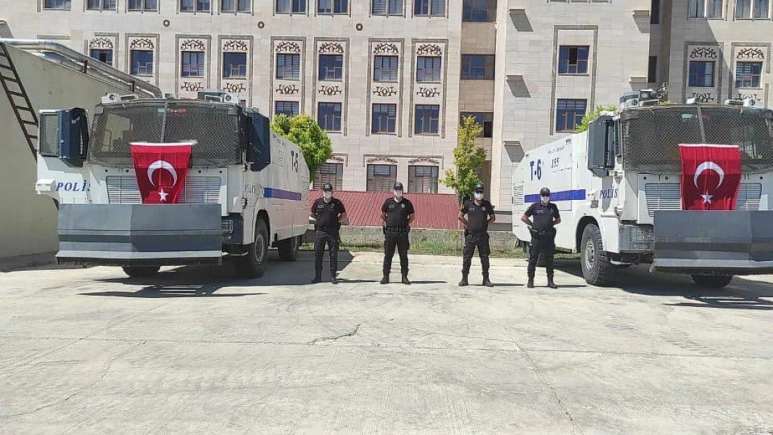 Siirt Emniyetine Ait 2 TOMA Destek Amacıyla Yola Çıktı